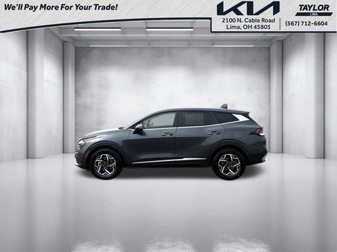 Used 2024 Kia Sportage LX FWD image 3