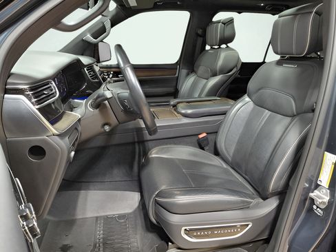 Used 2023 Jeep Grand Wagoneer Series II AWD/4WD image 3