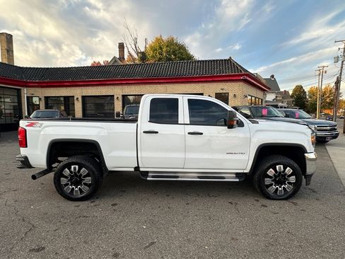 Used 2015 GMC Sierra 2500 4x4 Double Cab w/ Sierra Convenience Package image 4