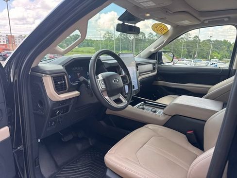 Used 2024 Ford Expedition Limited AWD/4WD image 9