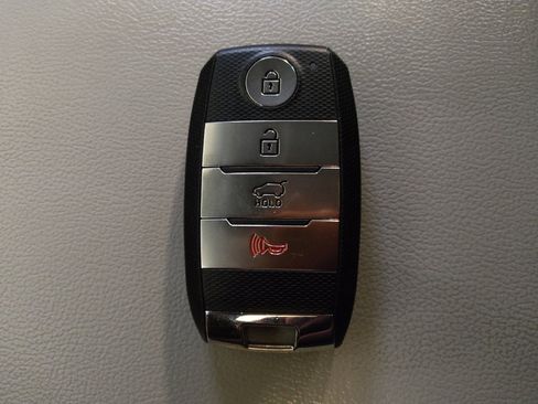 Used 2017 Kia Sorento SX FWD image 32