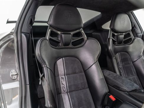 Used 2018 Porsche 911 GT3 RWD image 47