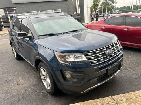 Used 2016 Ford Explorer XLT AWD/4WD image 5