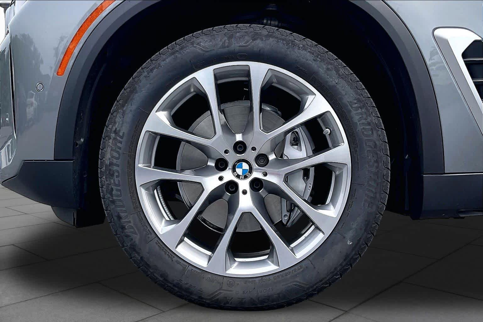 Used 2026 BMW X5 xDrive40i AWD/4WD image 10