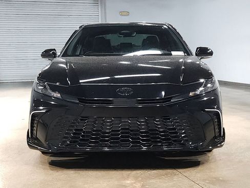 New 2026 Toyota Camry Hybrid FWD image 2