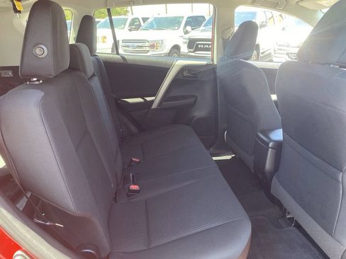 Used 2017 Toyota RAV4 LE w/ Carpet Mat Package AWD/4WD image 13
