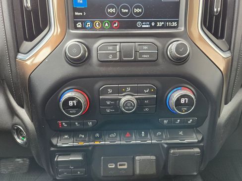 Used 2021 Chevrolet Silverado 1500 High Country w/ Technology Package AWD/4WD image 31