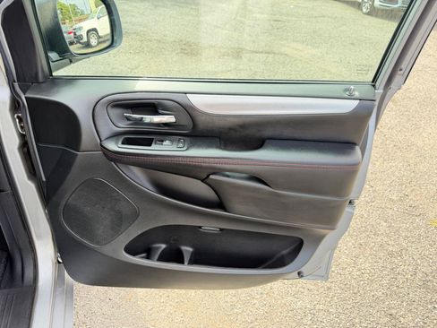 Used 2020 Dodge Grand Caravan GT FWD image 48