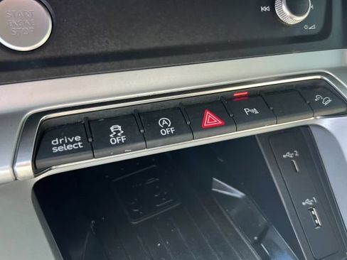 Used 2019 Audi Q3 2.0T Premium Plus w/ Premium Plus Package AWD/4WD image 19
