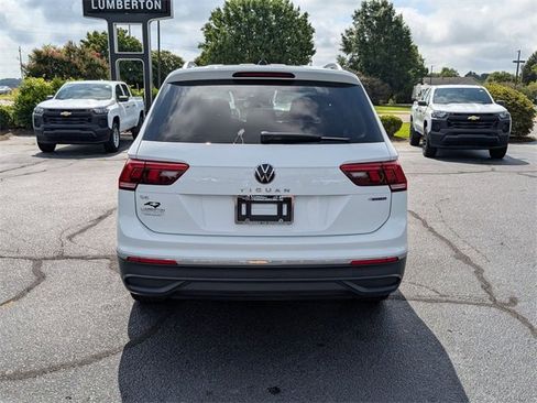 Used 2022 Volkswagen Tiguan SE image 4