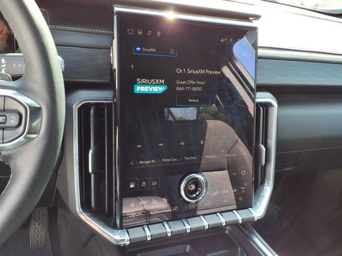 Used 2025 GMC Acadia Elevation image 5