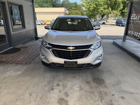 Used 2020 Chevrolet Equinox LT AWD/4WD image 2