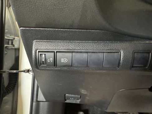 Used 2020 Toyota Corolla SE FWD image 18