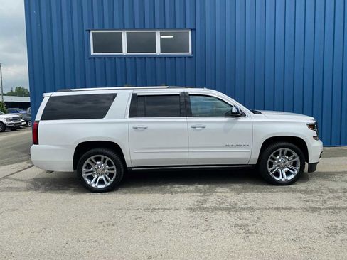 Used 2020 Chevrolet Suburban Premier w/ Premier Plus Edition image 15