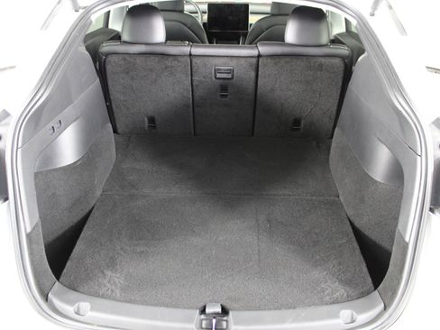 Used 2020 Tesla Model Y Long Range image 23