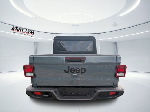 New 2025 Jeep Gladiator Sport image 4