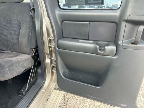 Used 2001 Chevrolet Silverado 2500 LS image 27