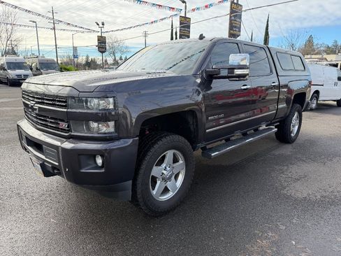 Used 2015 Chevrolet Silverado 2500 LTZ w/ Duramax Plus Package image 3
