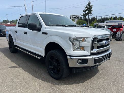 Used 2017 Ford F150 XLT AWD/4WD image 4