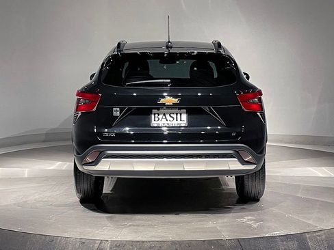 Used 2024 Chevrolet Trax LT image 12