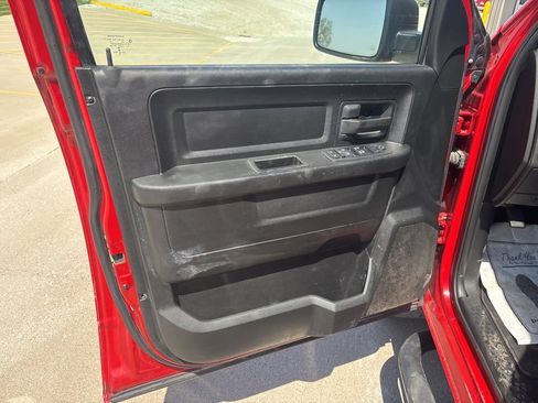 Used 2018 RAM 1500 Express w/ Express Value Package AWD/4WD image 13