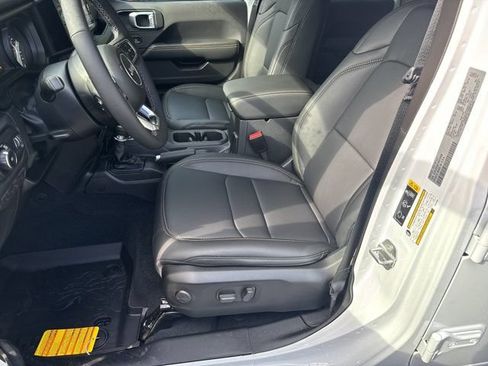 New 2026 Jeep Wrangler Unlimited Sahara AWD/4WD image 8