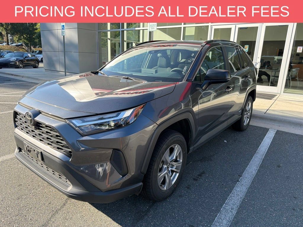 Used 2025 Toyota RAV4 LE AWD/4WD image 3