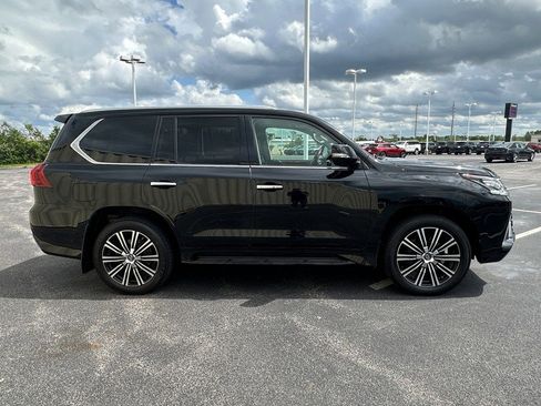 Used 2019 Lexus LX 570 4WD w/ Luxury Package image 4