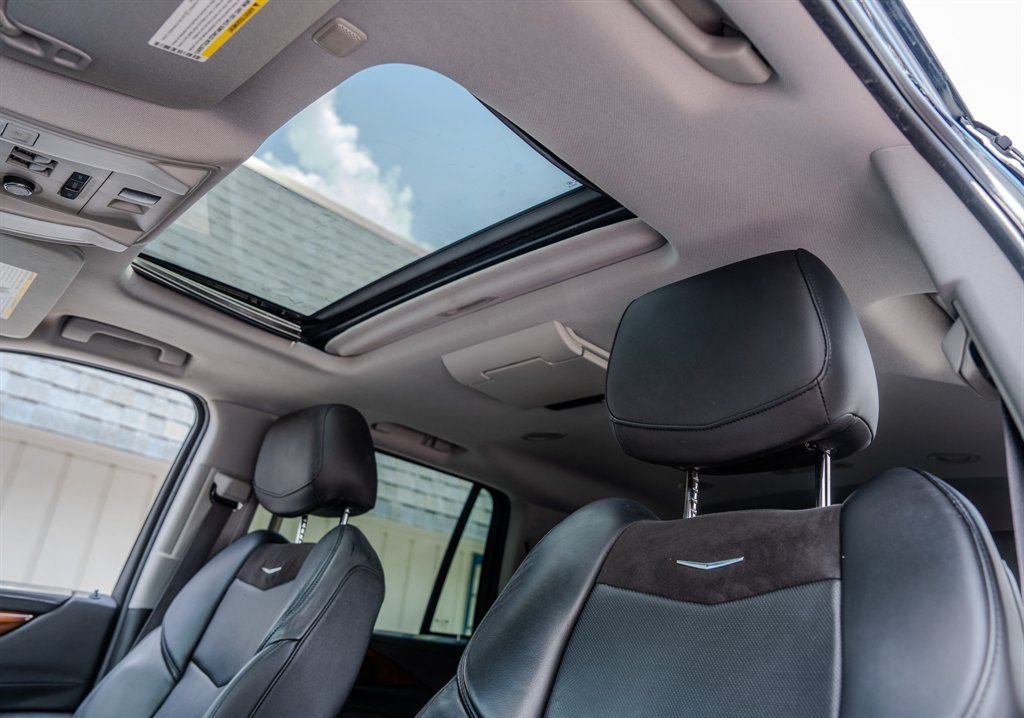 Used 2015 Cadillac Escalade Premium RWD image 29