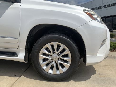Used 2015 Lexus GX 460 w/ Premium Package AWD/4WD image 13