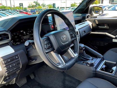Used 2024 Toyota Tacoma TRD Off-Road image 14