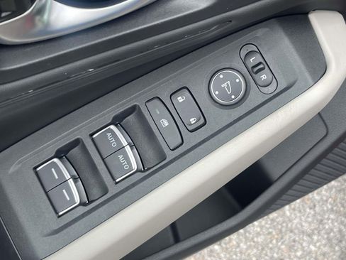 Used 2025 Honda Accord SE image 15