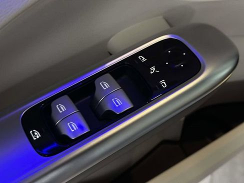 Certified 2023 Mercedes-Benz C 300 4MATIC Sedan image 25