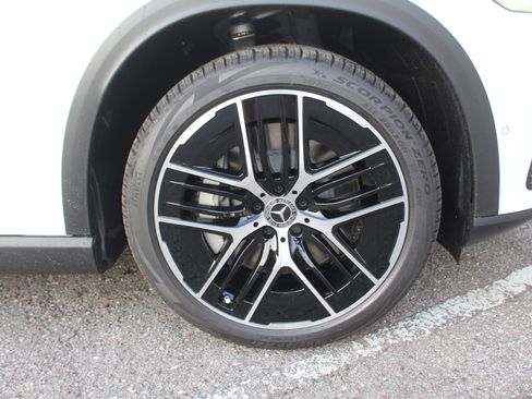 New 2026 Mercedes-Benz EQE 320 4MATIC SUV image 11