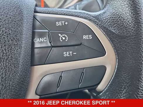 Used 2016 Jeep Cherokee Sport FWD image 23