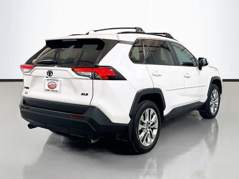 Used 2024 Toyota RAV4 XLE Premium FWD image 4