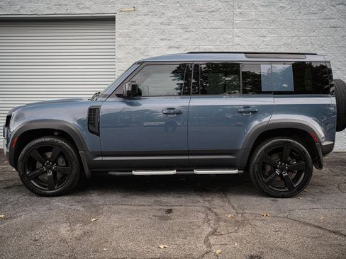 Used 2022 Land Rover Defender 110 SE image 12