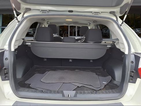 Used 2017 Subaru Crosstrek 2.0i Premium image 18