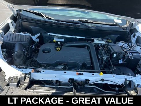 Used 2024 Chevrolet Equinox LT FWD image 11