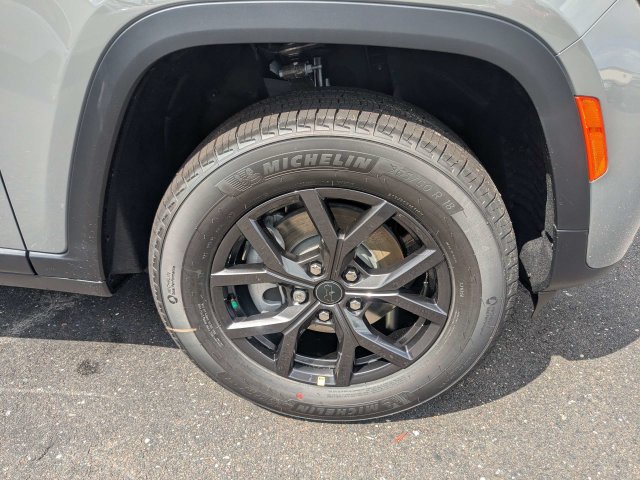New 2027 Jeep Grand Cherokee Altitude AWD/4WD image 10