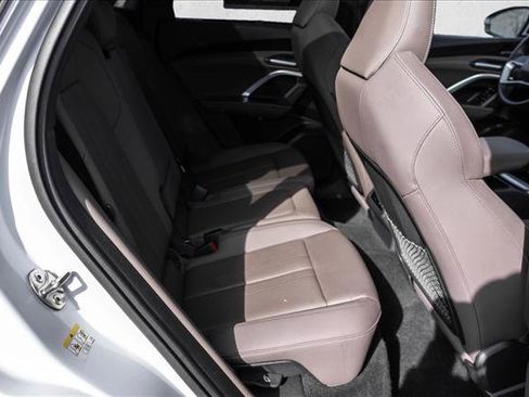 Certified 2025 Audi Q5 Premium Plus w/ Premium Plus image 24