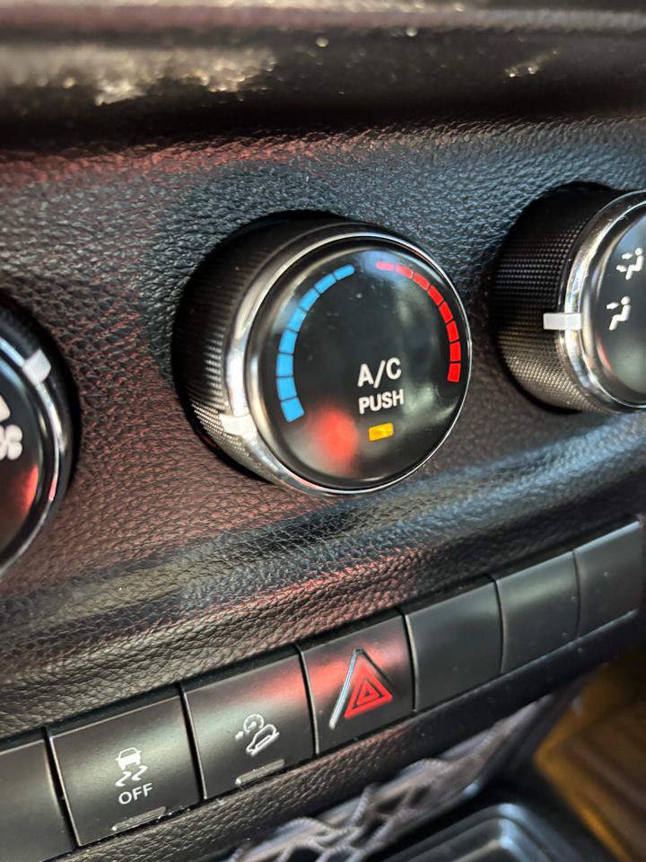 Used 2013 Jeep Wrangler Unlimited Sport AWD/4WD image 21
