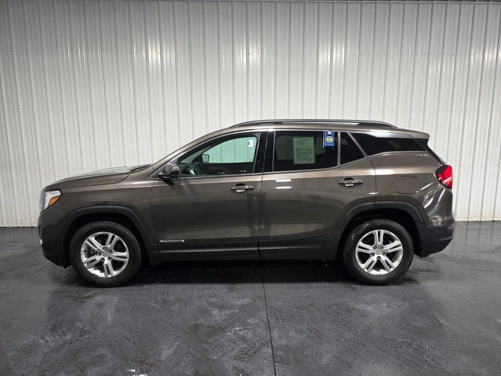 Used 2020 GMC Terrain SLE w/ Driver Convenience Package AWD/4WD image 4