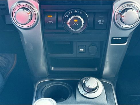 Used 2021 Toyota 4Runner SR5 Premium image 17