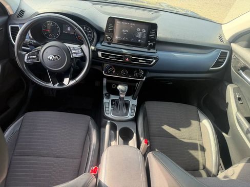 Used 2021 Kia Seltos S FWD image 32