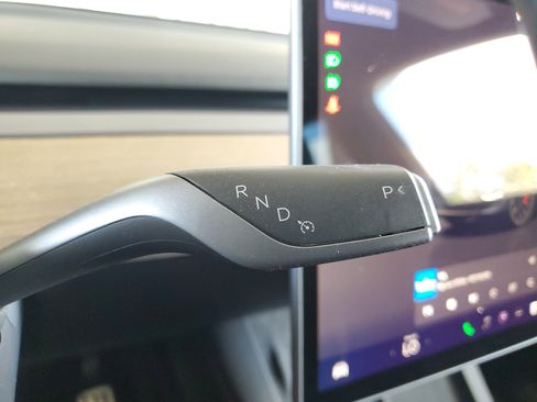Used 2024 Tesla Model Y Performance AWD/4WD image 31