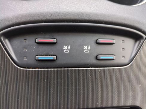 Used 2022 Toyota Venza Limited w/ Advanced Technology Package image 20