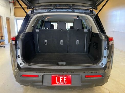 Certified 2024 Nissan Pathfinder SV w/ Black Appearance Package image 22