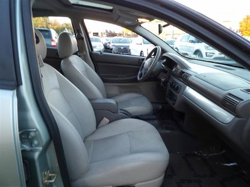 Used 2005 Chrysler Sebring Touring w/ Leather Value Pkg image 11
