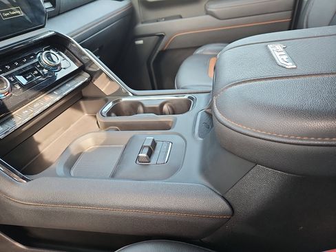 Used 2025 GMC Sierra 2500 AT4 image 20